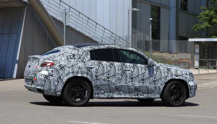Nuova Mercedes GLE Coupè, test su strada della nuova generazione - Foto 11 di 19