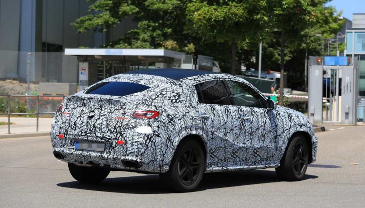 Nuova Mercedes GLE Coupè, test su strada della nuova generazione - Foto 13 di 19