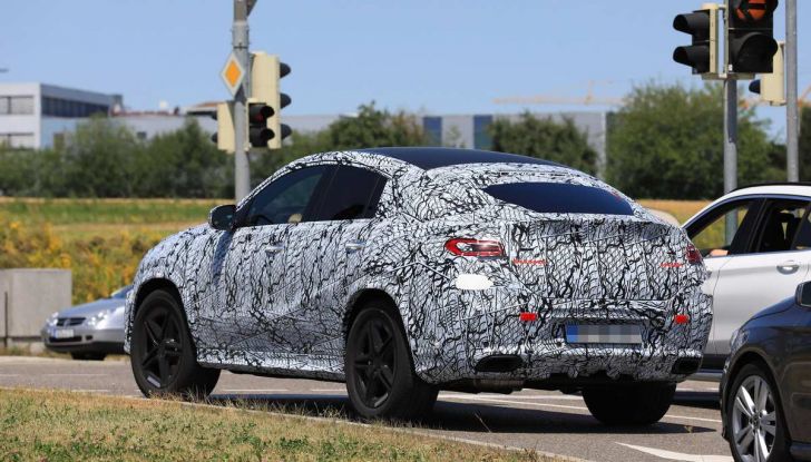 Nuova Mercedes GLE Coupè, test su strada della nuova generazione - Foto 8 di 19