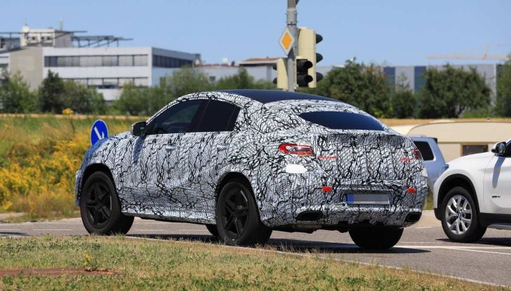 Nuova Mercedes GLE Coupè, test su strada della nuova generazione - Foto 10 di 19