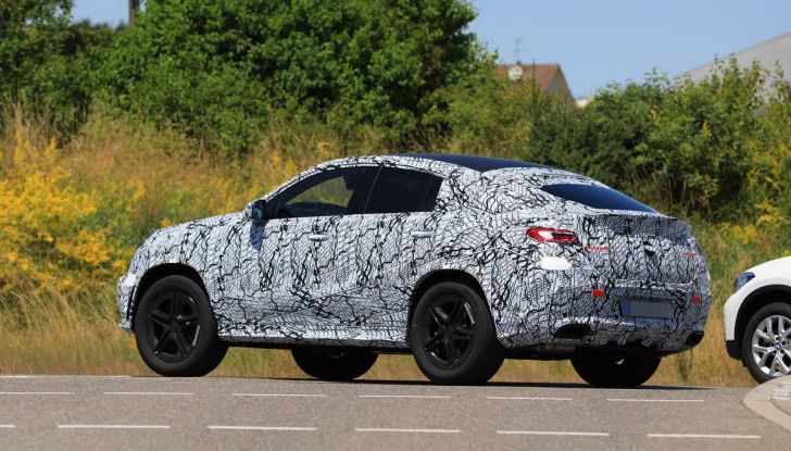 Nuova Mercedes GLE Coupè, test su strada della nuova generazione - Foto 12 di 19