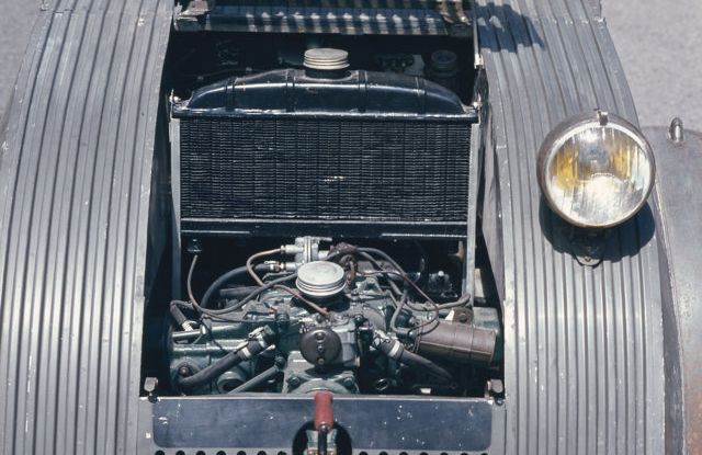 Citroën 2 CV: La “Toute Petite Voiture” - Foto 11 di 14