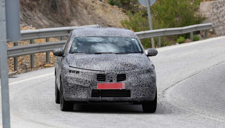 Renault Captur Coupe, dati e immagini del crossover compatto - Foto 19 di 21