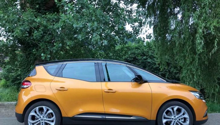 Renault Scénic 1.6 dCi da 131 CV prova su strada ed equipaggiamenti - Foto 8 di 11