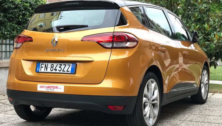 Renault Scénic 1.6 dCi da 131 CV prova su strada ed equipaggiamenti - Foto 10 di 11