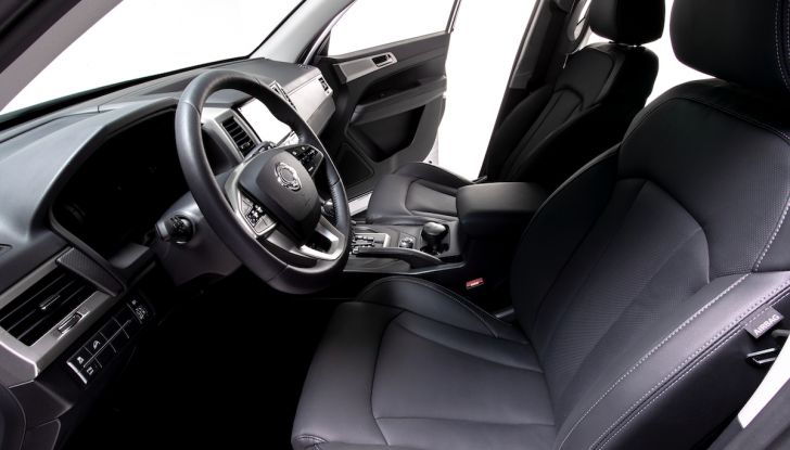 SsangYong Rexton Sports 2018: il pick-up pratico, solido e con 4WD - Foto 4 di 10