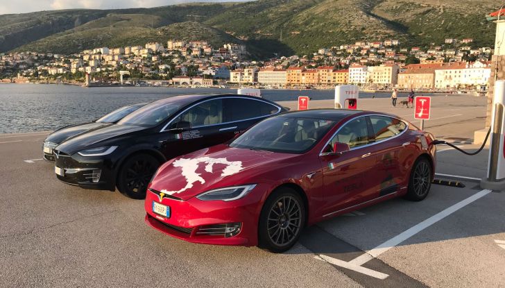 Tesla Model 3 primo taxi elettrico di New York City - Foto 9 di 15