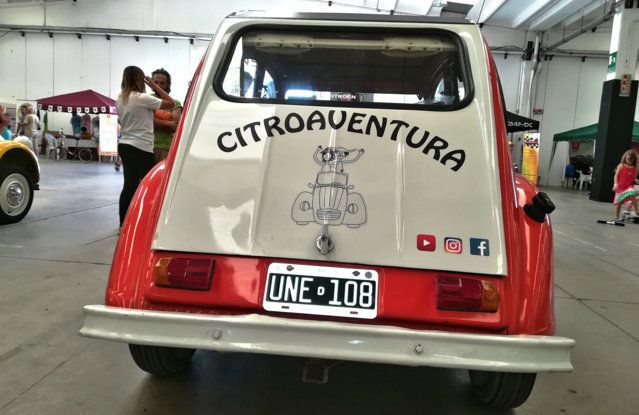 Citroën 2CV: tante feste per i suoi settant’anni - Foto 3 di 13