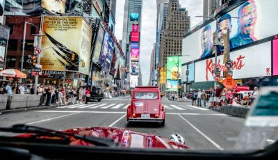 Citroën 2CV: tante feste per i suoi settant’anni