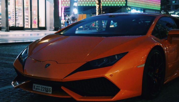 Dubai, noleggia una Lamborghini Huracán e prende 40 mila euro di multa in 3 ore - Foto 12 di 17