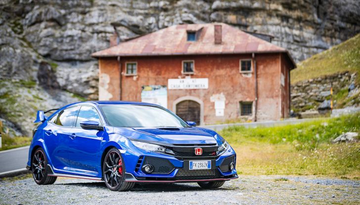 Prova Honda Civic Type R 2018: una vera sportiva senza rinunce nel quotidiano - Foto 1 di 32