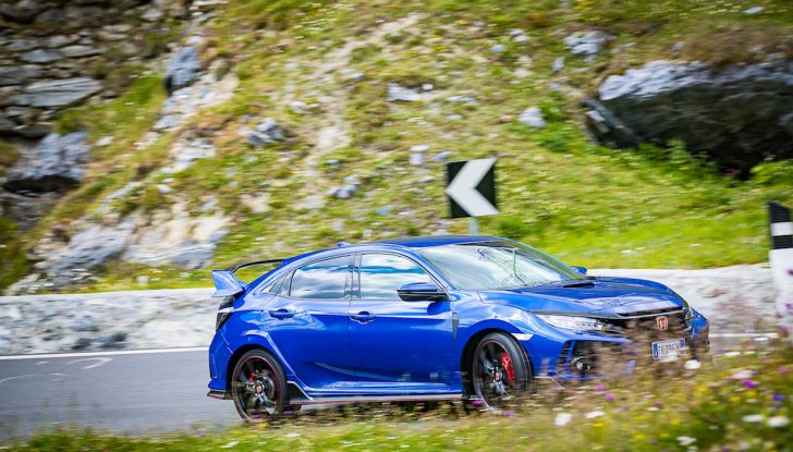 Prova Honda Civic Type R 2018: una vera sportiva senza rinunce nel quotidiano - Foto 13 di 32