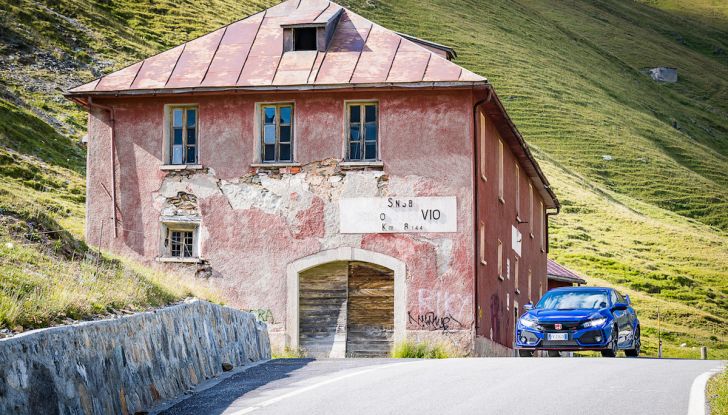 Prova Honda Civic Type R 2018: una vera sportiva senza rinunce nel quotidiano - Foto 14 di 32