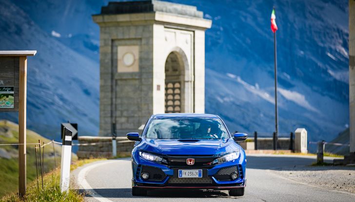 Prova Honda Civic Type R 2018: una vera sportiva senza rinunce nel quotidiano - Foto 17 di 32