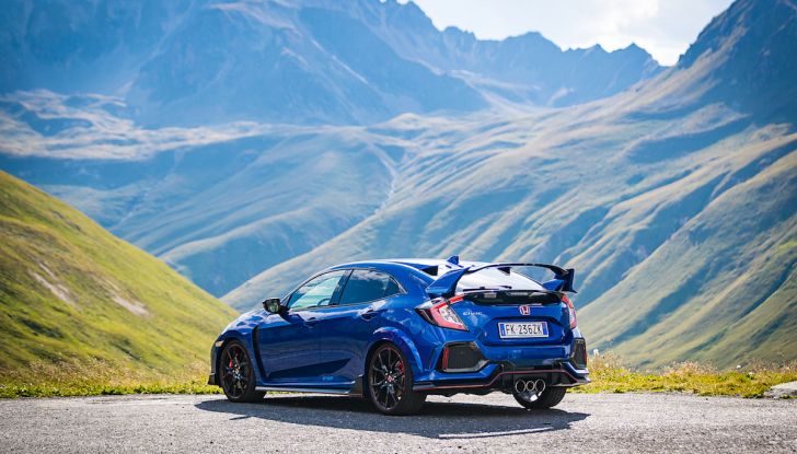 Prova Honda Civic Type R 2018: una vera sportiva senza rinunce nel quotidiano - Foto 18 di 32