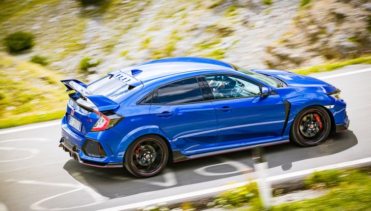 Prova Honda Civic Type R 2018: una vera sportiva senza rinunce nel quotidiano - Foto 2 di 32