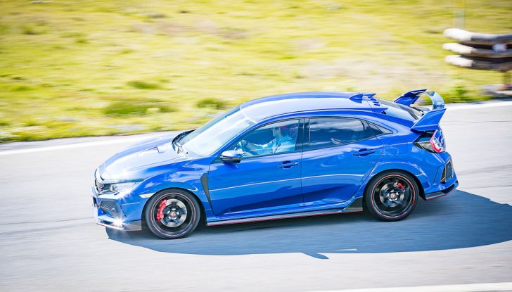 Prova Honda Civic Type R 2018: una vera sportiva senza rinunce nel quotidiano - Foto 21 di 32