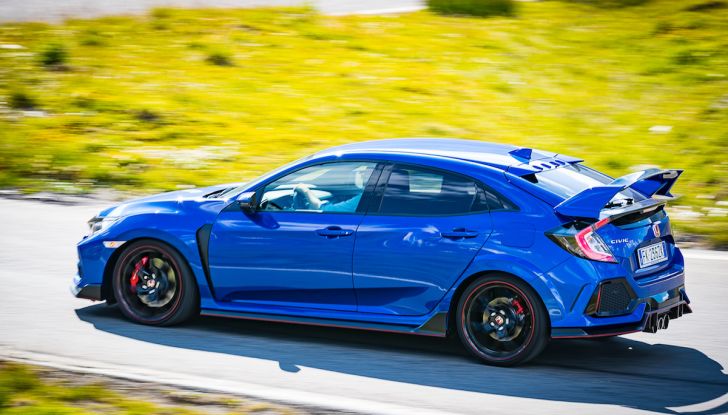 Prova Honda Civic Type R 2018: una vera sportiva senza rinunce nel quotidiano - Foto 22 di 32