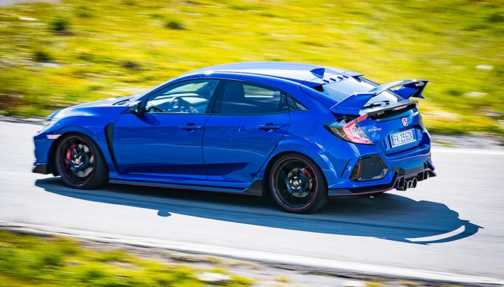 Prova Honda Civic Type R 2018: una vera sportiva senza rinunce nel quotidiano - Foto 25 di 32