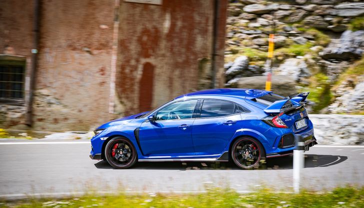 Prova Honda Civic Type R 2018: una vera sportiva senza rinunce nel quotidiano - Foto 6 di 32