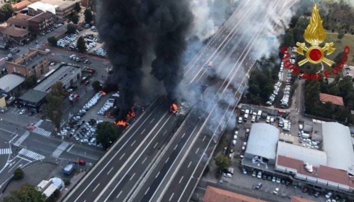 Incidenti, Esplosione Bologna Borgo Panigale: Il traffico e i percorsi alternativi della A14 - Foto 1 di 7