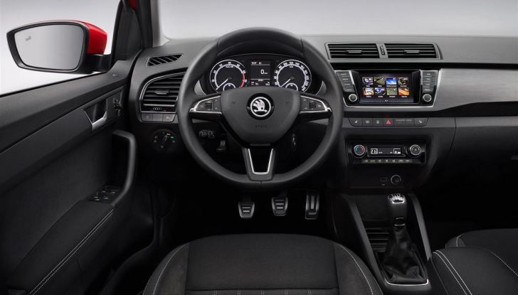 Nuova Skoda Fabia 2019: restyling completo e motori a 3 cilindri - Foto 12 di 18