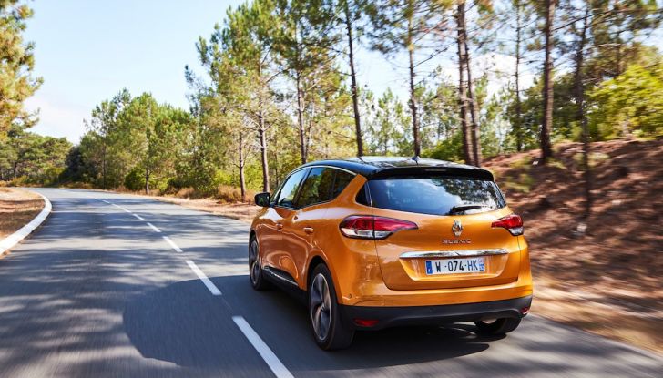 Renault Scenic: la nuova generazione 2024 sarà un crossover elettrico - Foto 14 di 24