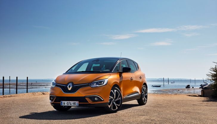 Renault Scenic: la nuova generazione 2024 sarà un crossover elettrico - Foto 16 di 24