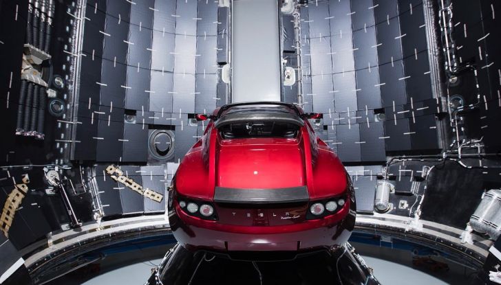 Tesla, oltre 1 miliardo e mezzo di km in Autopilot - Foto 12 di 14