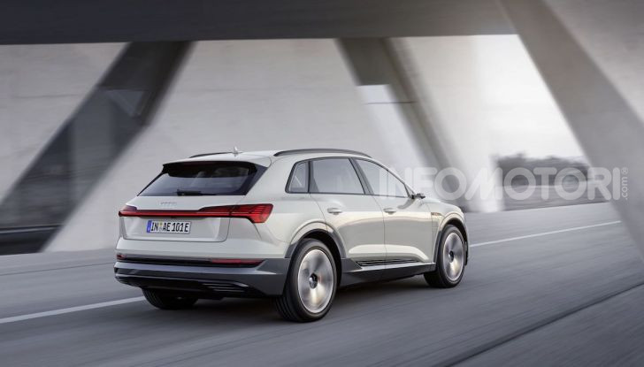 Audi e-tron debutta in Italia, prezzi da 83.930 euro - Foto 12 di 20