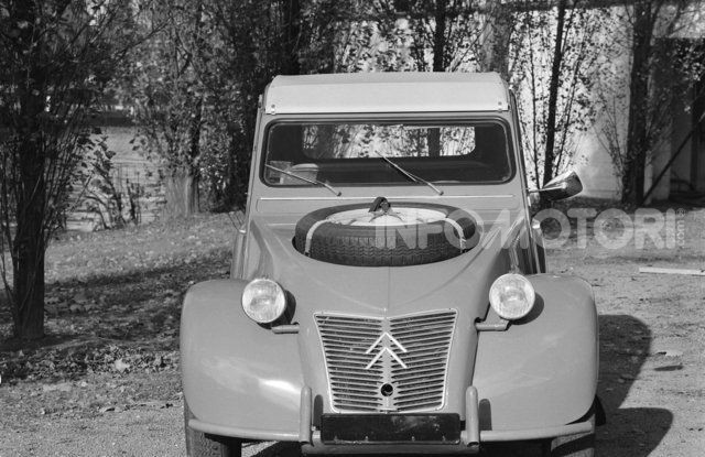 La Citroën 2CV versione 4×4 - Foto 3 di 17