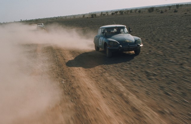 DS 21 al Rally del Marocco del 1969: prima parte di gara - Foto 1 di 2