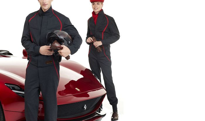 Una Ferrari Monza SP1 guidata sotto la pioggia in Kuwait - Foto 5 di 7