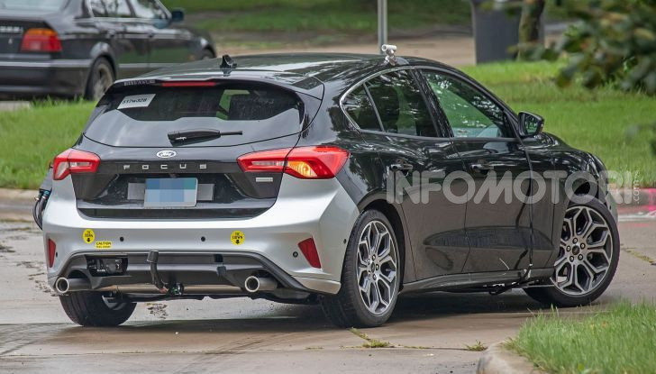 Ford Focus RS 2021: 400 cv ibridi - Foto 22 di 25