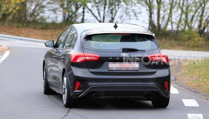 Ford Focus RS 2021: 400 cv ibridi - Foto 7 di 25