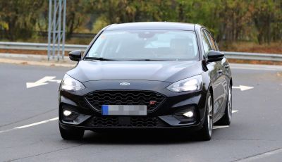 Ford Focus ST 2019, test su strada della versione definitiva