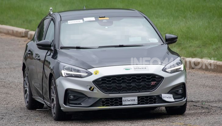 Ford Focus RS 2021: 400 cv ibridi - Foto 18 di 25