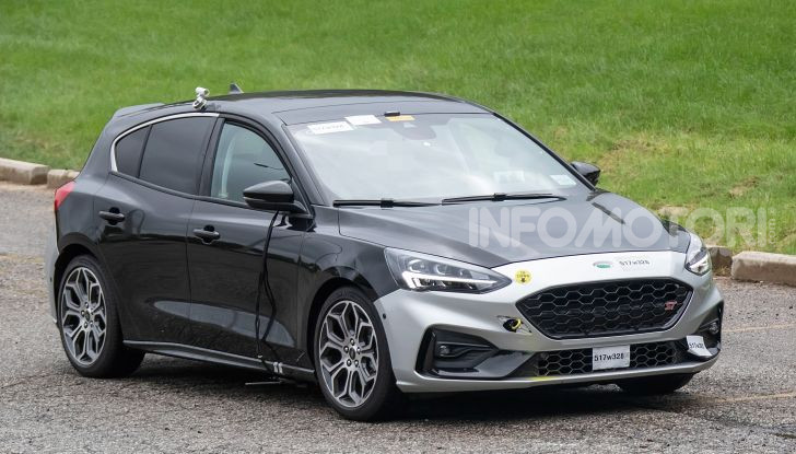 Ford Focus RS 2021: 400 cv ibridi - Foto 23 di 25