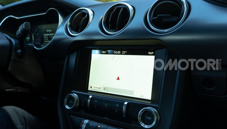 Nuova Ford Mustang GT 2018: La prova del V8 da 450CV - Foto 13 di 27