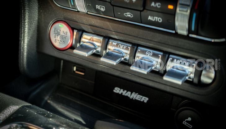 Nuova Ford Mustang GT 2018: La prova del V8 da 450CV - Foto 14 di 27