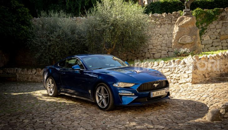 Nuova Ford Mustang GT 2018: La prova del V8 da 450CV - Foto 10 di 27