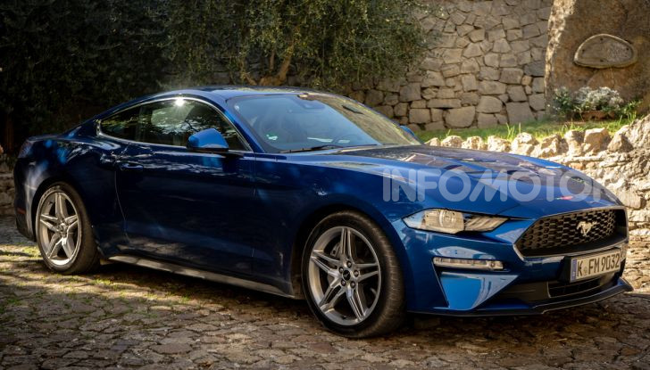 Nuova Ford Mustang GT 2018: La prova del V8 da 450CV - Foto 15 di 27