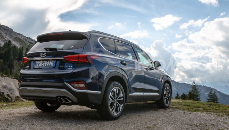Prova nuova Hyundai Santa Fe 2018: il SUV con 4×4, 7 posti e 200CV - Foto 13 di 24
