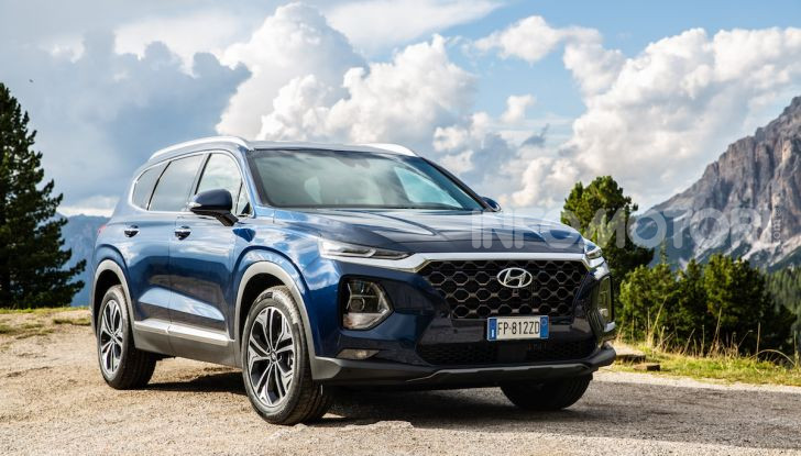 Prova nuova Hyundai Santa Fe 2018: il SUV con 4×4, 7 posti e 200CV - Foto 1 di 24