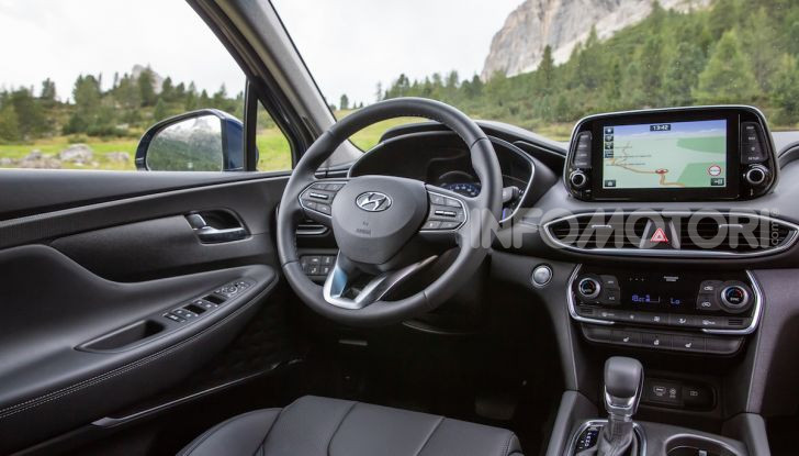 Prova nuova Hyundai Santa Fe 2018: il SUV con 4×4, 7 posti e 200CV - Foto 6 di 24