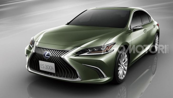 Lexus presenta specchi retrovisori digitali con camera HD - Foto 3 di 9