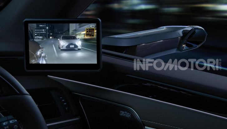 Lexus presenta specchi retrovisori digitali con camera HD - Foto 5 di 9