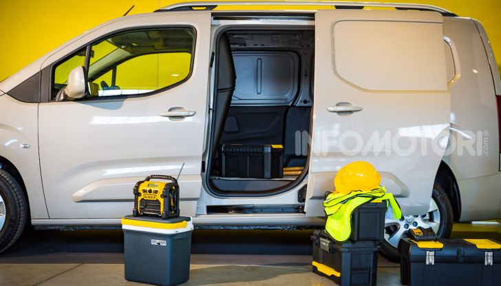 Opel Combo Life: tecnologia, sicurezza e spazio in abbondanza - Foto 4 di 37