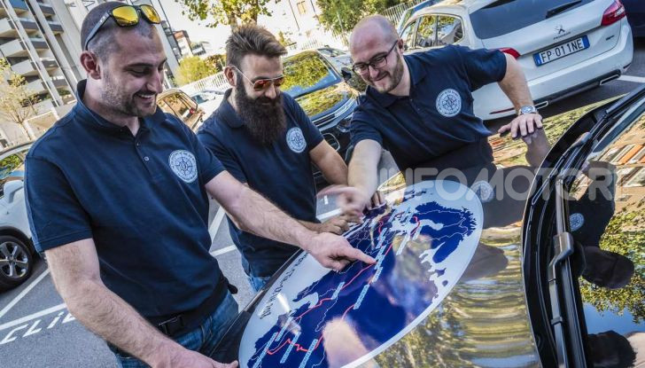 Peugeot 3008 protagonista del Silk Way Rally 2018 - Foto 2 di 8