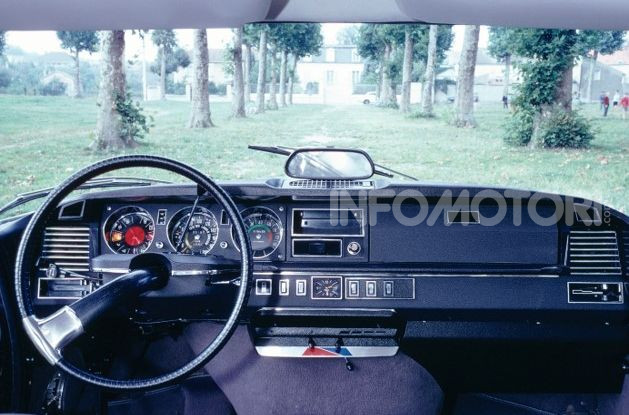 DS all’origine dell’avanguardia: fibre ottiche nel cruscotto - Foto 1 di 4